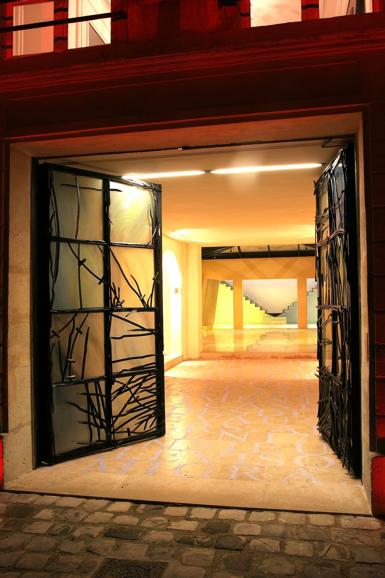 L'entrée et le jardin de pierres